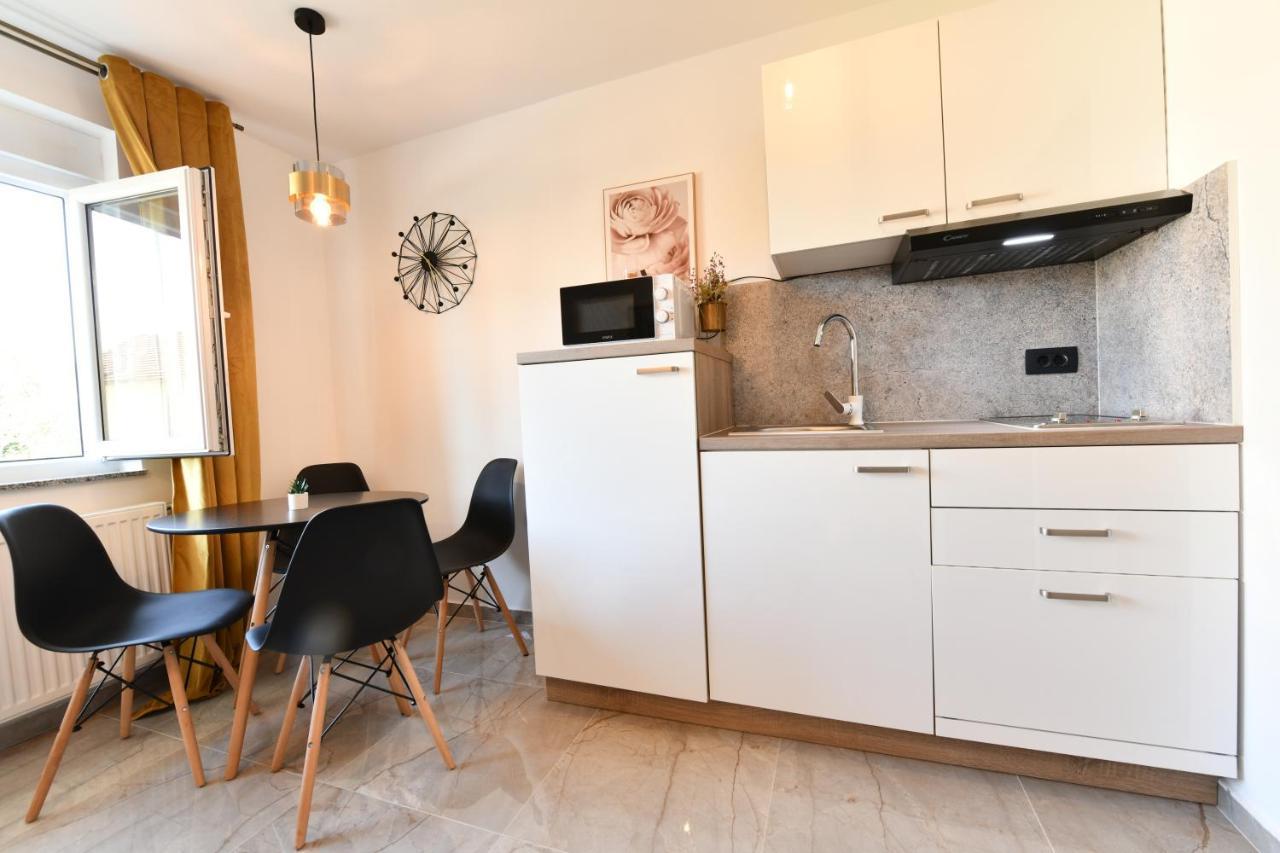 Apartmani Brium Rakovica Esterno foto